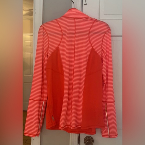 LIKE NEW Zella Half Zip Lightweight Athletic Pullover Top With Thumb Holes - Picture 2 of 12